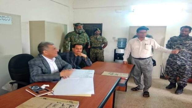 رئيس محكمة استئناف عدن يتفقد سير العمل القضائي بمحكمة الشيخ عثمان الابتدائية