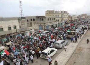 تظاهرة حاشدة في سقطرى تؤكد الامتنان للإمارات وتكشف فراغاً خلفه رحيلها