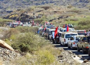 حشود جماهيرية من الضالع تتوجه نحو ساحة العروض في العاصمة عدن للمشاركة بمليونية دعم الإعلان الدستوري