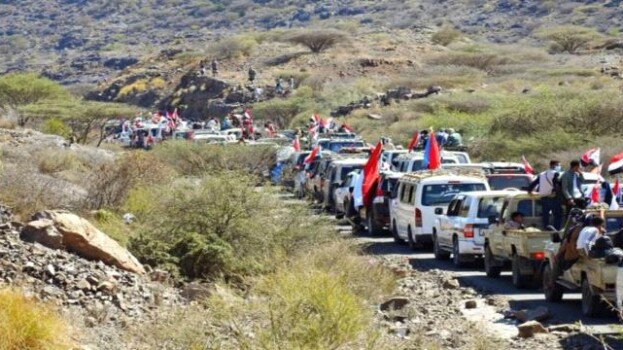 حشود جماهيرية من الضالع تتوجه نحو ساحة العروض في العاصمة عدن للمشاركة بمليونية دعم الإعلان الدستوري