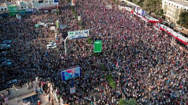 مليونية عدن تطالب بنقل الحوار الجنوبي لدولة محايدة