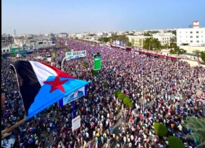 جماهير مليونية الثبات بعدن تحذر من استهداف الانتقالي