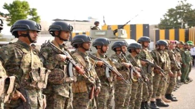 قوات العمالقة الجنوبية تسلم تأمين حي السفارات وساحة العروض لقوات الأمن الوطني بالعاصمة عدن