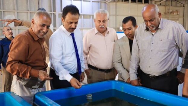 الوكيل غازي لحمر يتفقد مركز تربية الأحياء المائية والاستزراع السمكي في عدن