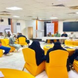 المدير العام لمديرية مدينة المكلا يختتم دورة إدارة الطوارئ والأزمات