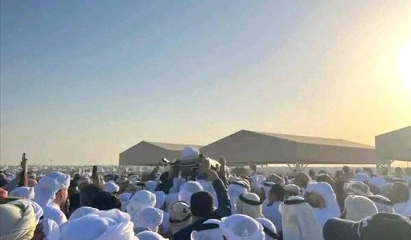 بالصور .. تشييع جثمان الرئيس علي سالم البيض إلى مقبرة بني ياس