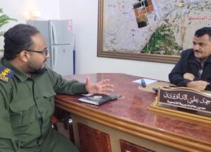 مدير عام المنصورة يلتقي قائد حراسة المنشآت لمتابعة جهود حماية المرافق الحكومية