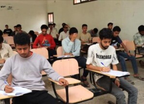 تدشين امتحانات الفصل الدراسي الأول للعام الأكاديمي 2025–2026 بكلية المجتمع بعدن