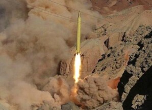 مليشيا الحوثي تعاود استهداف السفن في البحر الأحمر