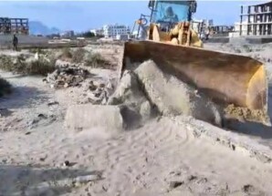 إزالة بناء عشوائي في خور مكسر رغم اعتداءات مسلحة