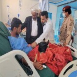 رئيس انتقالي شبوة يطمئن على جرحى اعتداء المظاهرة السلمية في عتق