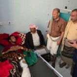 رئيس انتقالي شبوة يطمئن على صحة جريح من دفاع شبوة ومصاب من متظاهري يوم الشهيد الجنوبي