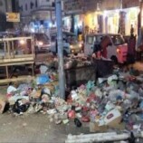 موجه غضب في شوارع الشيخ عثمان بسبب تكدس أكوام القمامة