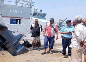 خفر سواحل شبوة تتسلم زورقًا حديثًا لتعزيز الأمن البحري