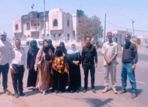 كوادر خارجية الانتقالي ينفذون وقفة احتجاجية على إغلاق مقر المجلس