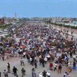 موائد إفطار في ساحة العروض لحشود مليونية الثبات والقرار