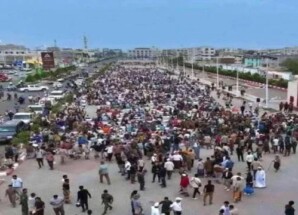 موائد إفطار في ساحة العروض لحشود مليونية الثبات والقرار