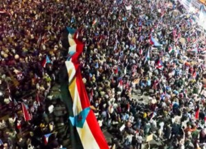 لقور: الشرعية الحقيقية لا تُستورد ولا تُصنع بغرف الفنادق