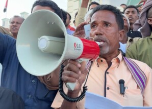 سيئون.. قوات “درع الوطن” تداهم منزل “بن شعبان” وتقتاده لجهة مجهولة وسط غضب شعبي عارم