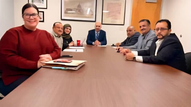 أعضاء الجالية الجنوبية يلتقون عضو الكونجرس الأمريكي تمث كندي في مدينة بافلو ويطلعوه على المستجدات في الجنوب العربي