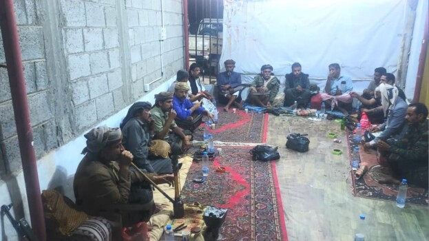 بيان صادر عن اللقاء التشاوري لمشايخ وأعيان قبائل آل دحة (العوالق) بشأن قرار القبض على الشيخ لحمر علي لسود والدعوة لاجتماع قبائل آل علي بن أحمد