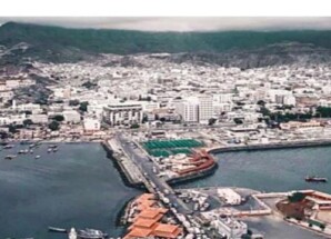 ارتفاع رسوم تجديد مزاولة المهنة بعدن واستياء واسع لأصحاب المحلات الصغيرة