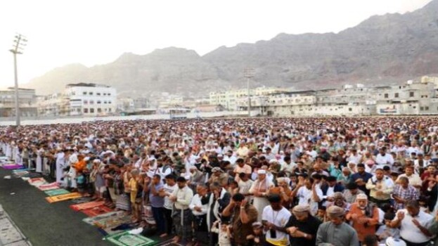 صلاة العيد في عدن.. رسائل الاصطفاف وتجديد العهد الشعبي