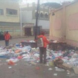 رش رذاذي في خور مكسر للحد من انتشار الأوبئة بعد الأمطار