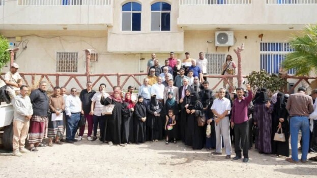 الأمانة العامة للانتقالي تؤكد مواصلة الوقفة الاحتجاجية والتصعيد رفضاً لإغلاق مقرها بالعاصمة عدن