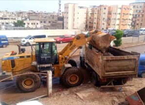 صندوق النظافة بعدن يواصل شفط مياه الأمطار ورفع المخلفات لليوم الرابع