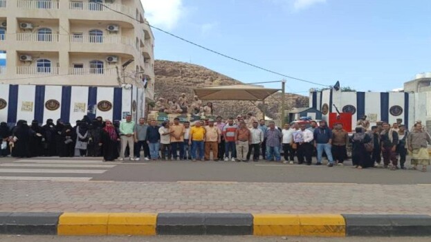 كادر الأمانة العامة : وقفاتنا الاحتجاجية مستمرة لكسر الوصاية السعودية المفروضة على شعب الجنوب