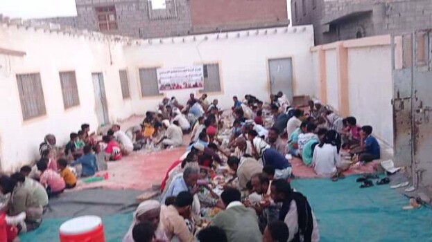 أبناء قرية الكدام بلحج يحيون ذكرى شهدائهم بمأدبة إفطار جماعي