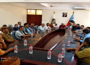 اليزيدي يترأس لقاءً قبلياً موسعاً لعدد من مشائخ وقبائل لحج بالعاصمة عدن