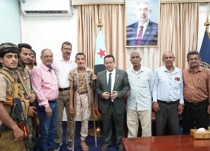 بتوجيهات الرئيس الزُبيدي… الحالمي يكرّم البطل الجريح علوي عبدالله بدرع الصمود