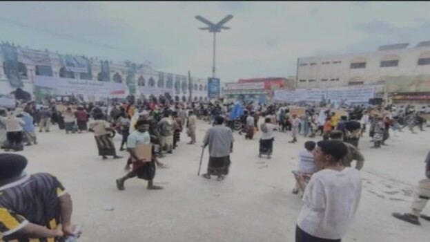 مواطنون غاضبون يعرقلون فعالية إخوانية في المكلا