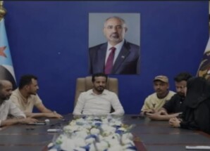 خارجية الانتقالي تشيد بالتحركات الشعبية لحماية مقرات المجلس