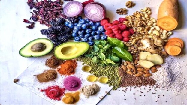 انخفاض السكر المفاجئ؟ إليك 6 أطعمة ترفعه بسرعة وتجنب المضاعفات