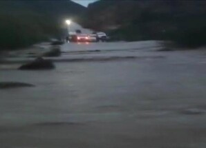 سيول جارفة تجتاح محافظة أبين وتقطع الطرق الرئيسية