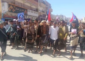 مسيرة حاشدة في شبوة تضامناً مع أبناء حضرموت