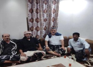 رئيس انتقالي المكلا يزور المناضل عبدالله باسنبل عقب الإفراج عنه