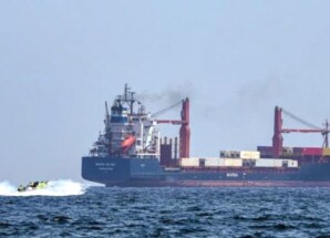 الجيش البريطاني: إيران تهاجم سفينتين شمالي سواحل عمان