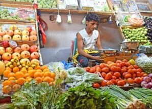 أسعار الخضار والفواكه    من السوق المركزي للخضار والفواكه بالوادي والصحراء ( سيئون )