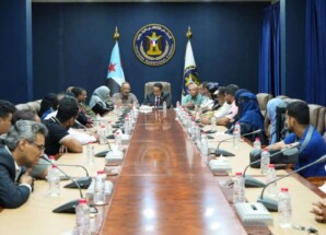 مجلس المستشارين يعقد اجتماعه ويُدين عملية القمع وإطلاق النار على المتظاهرين السلميين بالمكلا