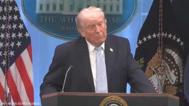الرئيس ترامب يأمر البحرية الأميركية ببدء حصار بحري على إيران