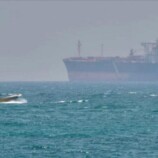 نيويورك تايمز: إيران تعتمد تكتيكات “أسطول البعوض” لتعزيز نفوذها في مضيق هرمز