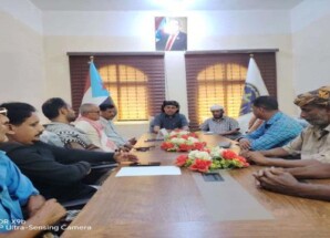 رئيس انتقالي سقطرى يناقش مع اللجنة الإعلامية تحضيرات فعالية الرابع من مايو