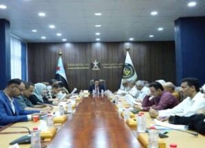 الأمانة العامة تناقش تدهور الأوضاع الخدمية والاقتصادية وتحذر من تداعيات عسكرة الحياة المدنية في عدن