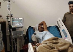 رئيس انتقالي سقطرى يزور الشيخ سليف عباس في مستشفى خليفة بن زايد