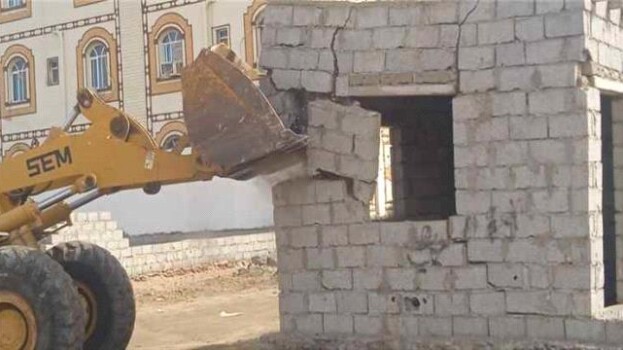 الأشغال العامة بخورمكسر تواصل حملات منع التعديات على أراضي الدولة