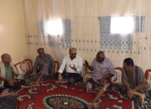 القائم بأعمال رئيس تنفيذية انتقالي حضرموت يقدم واجب العزاء للمناضل علي سالم المنصوري في وفاة والدته